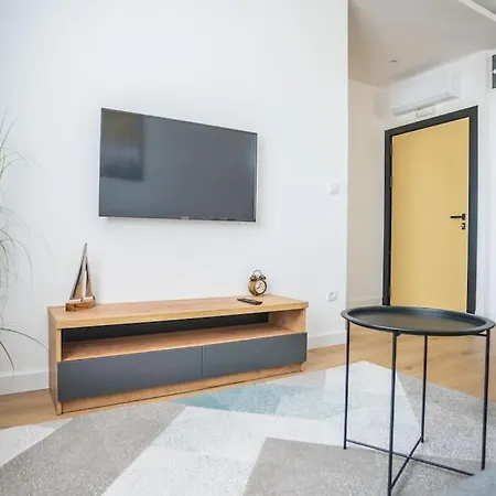 The Boy Next Door Lägenhet